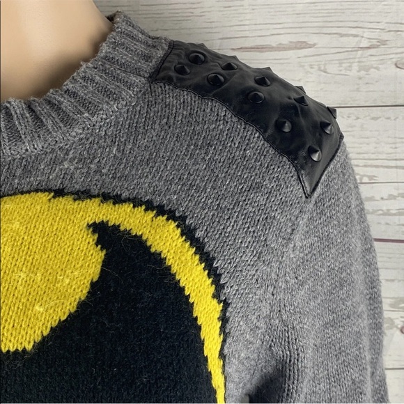 Forever 21 Batman Sweater - Picture 4 of 12